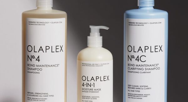 Wie verwendet man das OLAPLEX Nº4C Bond Maintenance™ Clarifying Shampoo?®